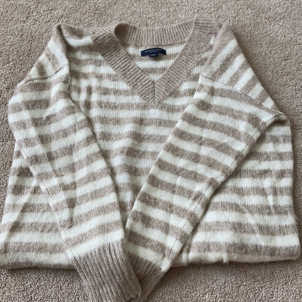 American Eagle Sweater